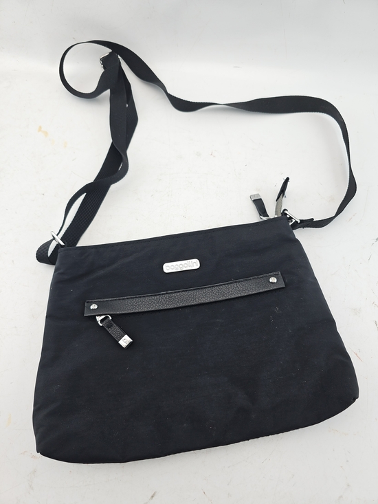 Baggallini Handbags - Baggallini Black Crossbody Bag with Silver Hardware